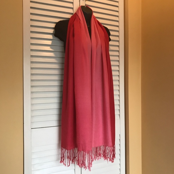 Ombre Scarf- Large! EUC 3/$19 - Picture 4 of 13